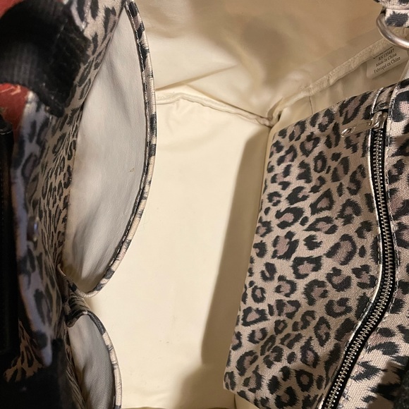 Quilted Koala bag with upgraded strap - Picture 11 of 16